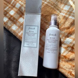 NIB Fresh Rose Deep Hydration Serum